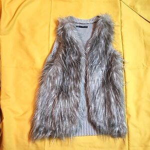 Maurices fur vest size M